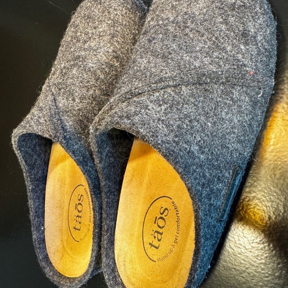 Taos Footwear Gray Wooled Mules